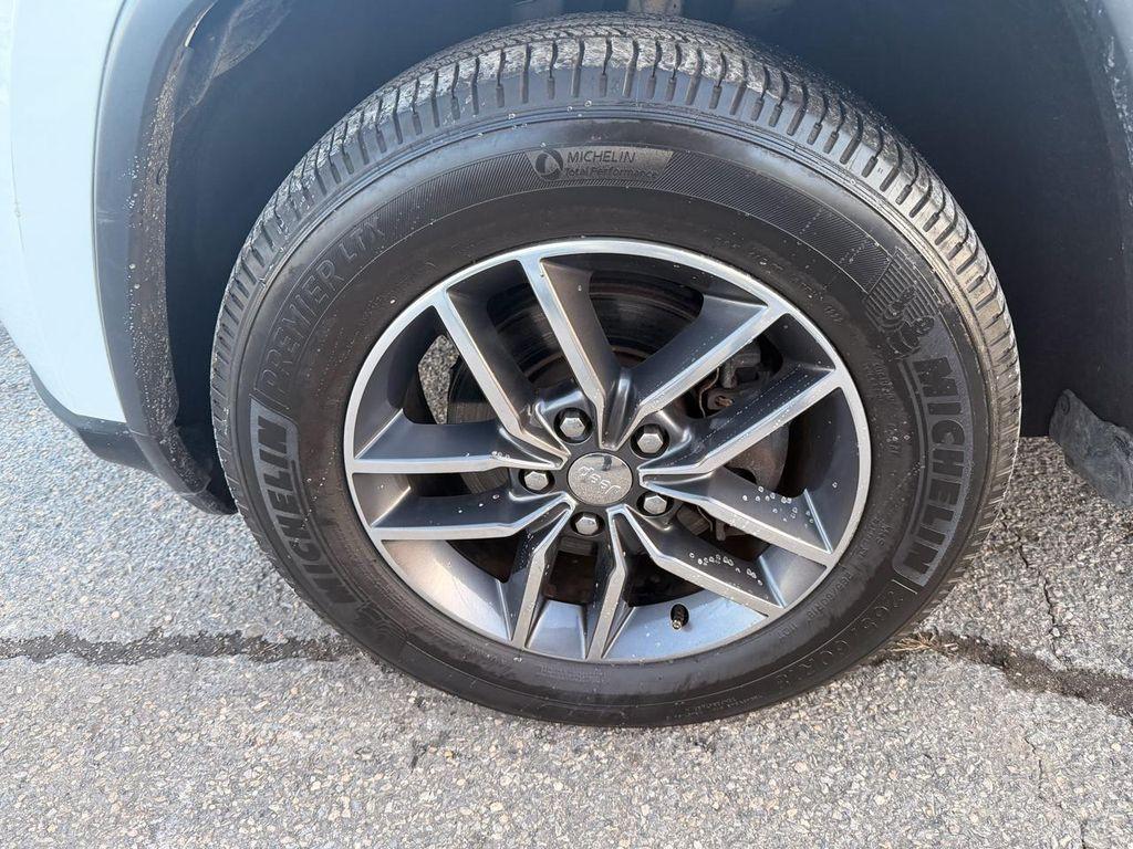 used 2017 Jeep Grand Cherokee car, priced at $14,995