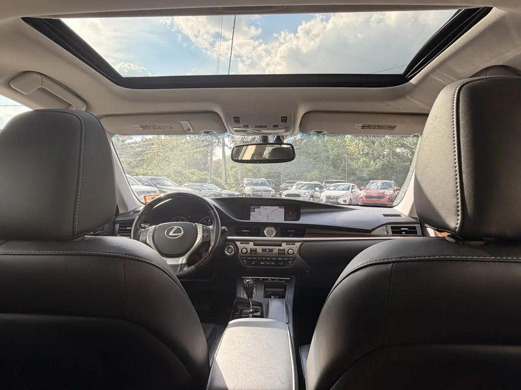 Lexus ES view 21