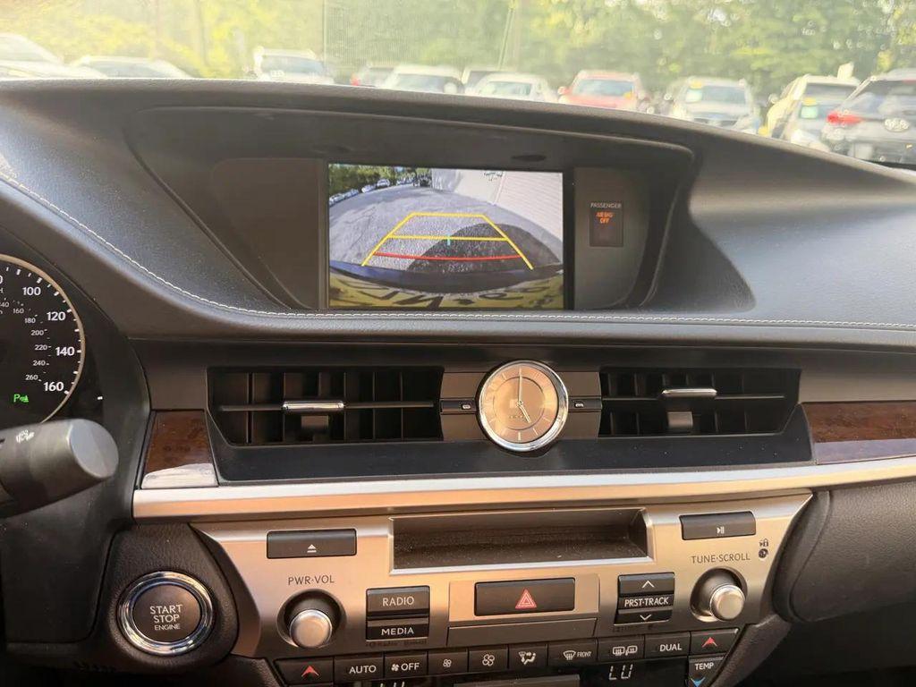 Lexus ES view 31