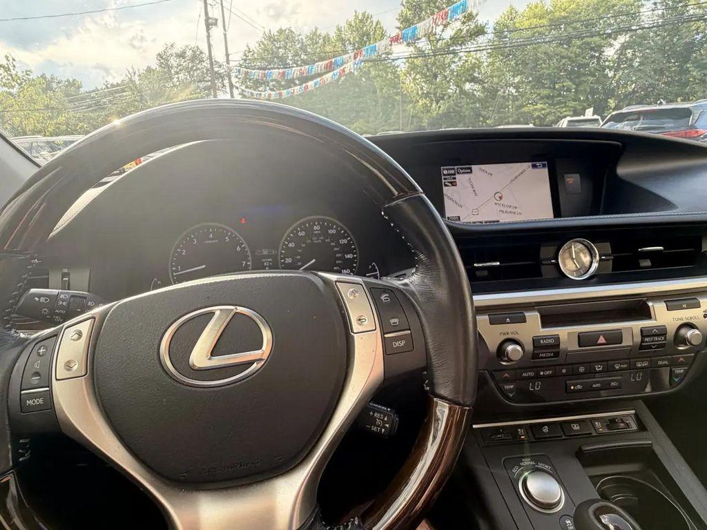 Lexus ES view 24