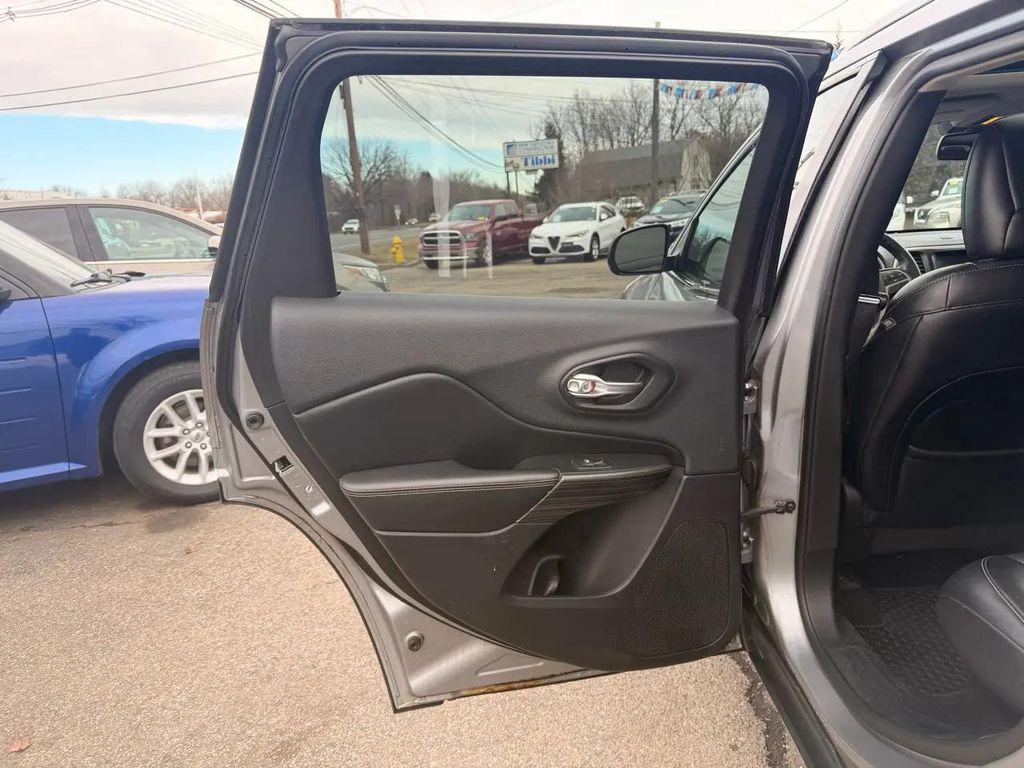 used 2014 Jeep Cherokee car, priced at $7,995