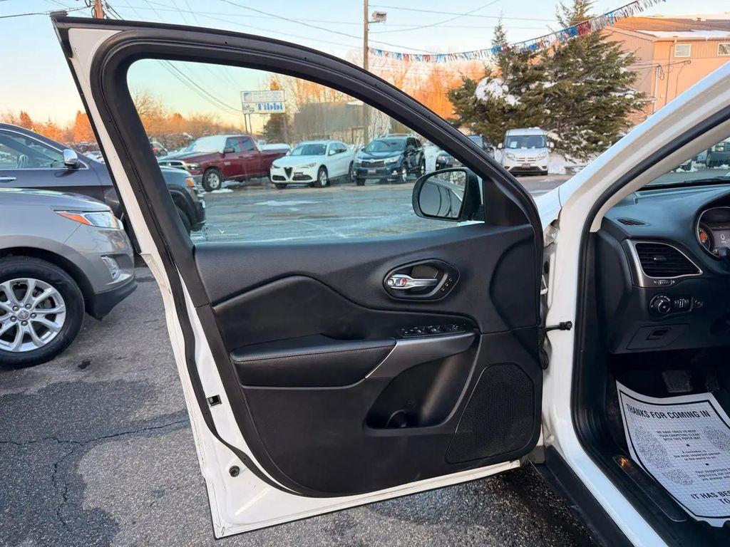 used 2020 Jeep Cherokee car, priced at $9,995