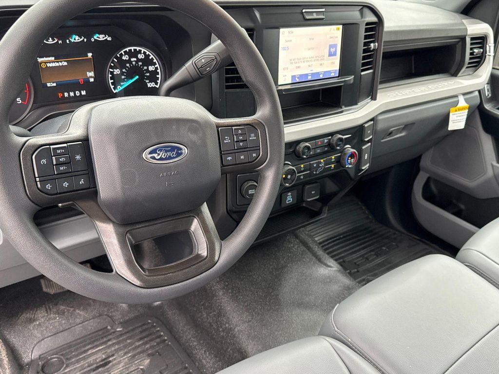 new 2025 Ford F-450 car, priced at $67,000