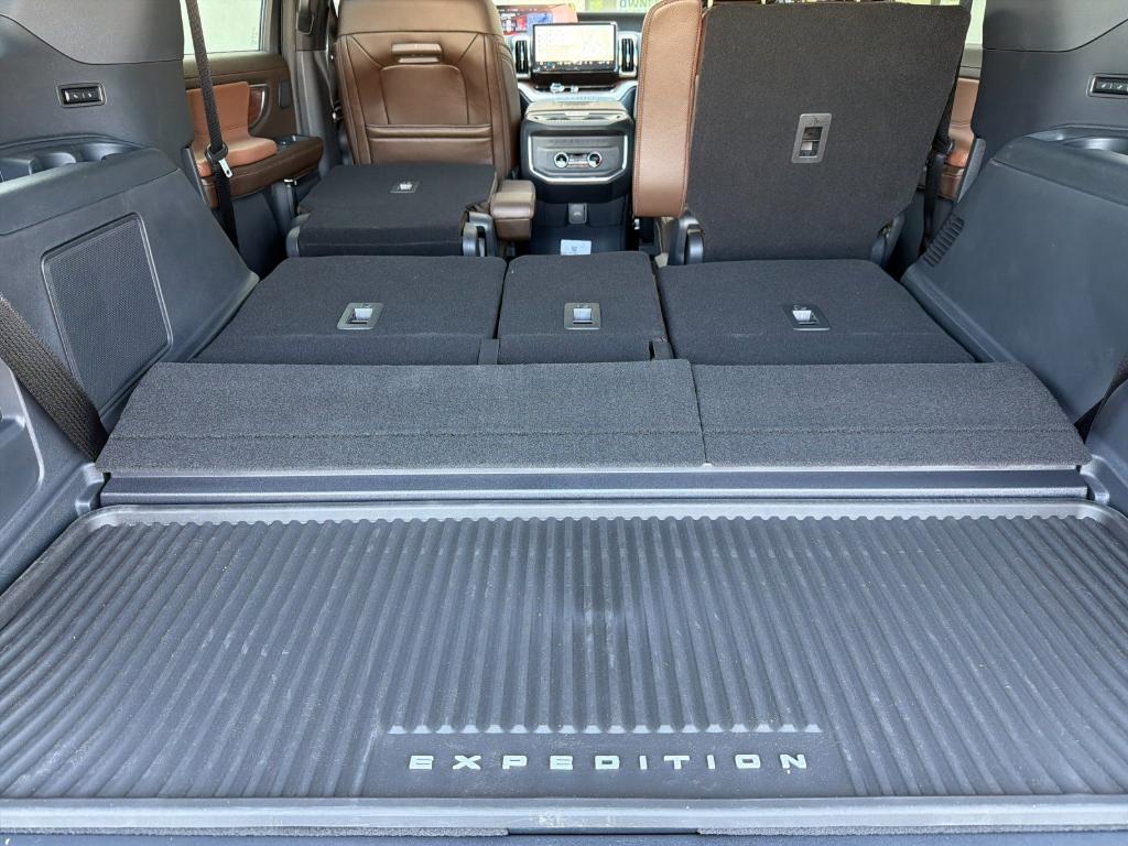 new 2026 Ford Expedition car, priced at $84,404