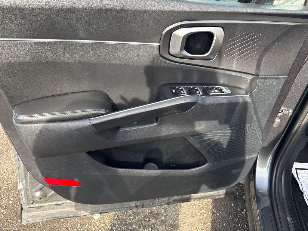 used 2023 Kia Sorento car, priced at $18,200