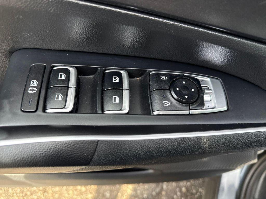 used 2023 Kia Sorento car, priced at $18,200