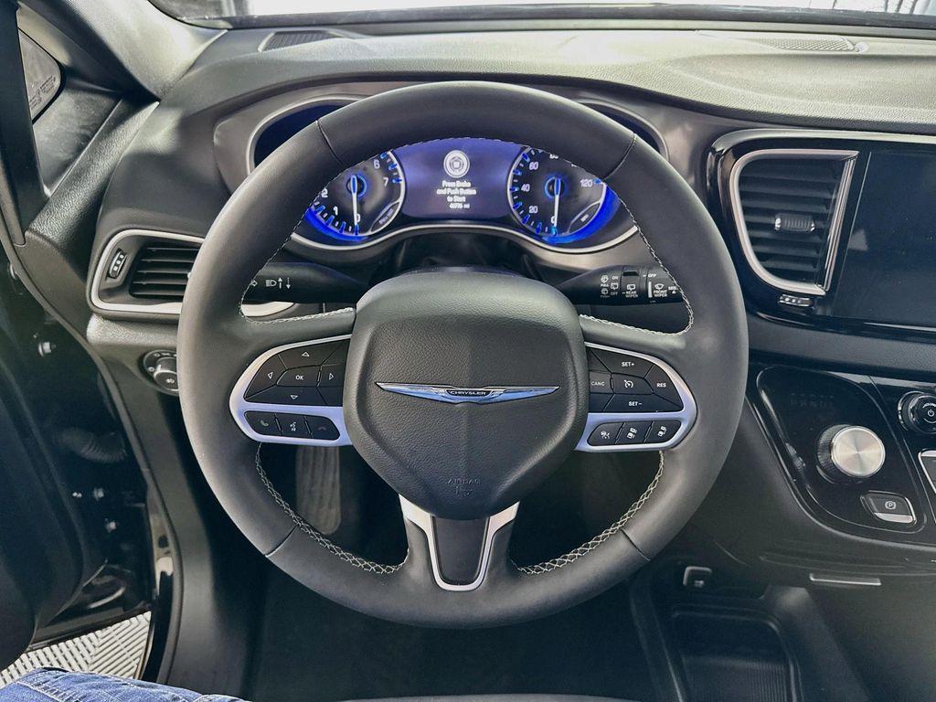 used 2025 Chrysler Pacifica car, priced at $28,990