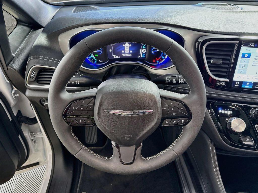 used 2023 Chrysler Pacifica Hybrid car, priced at $31,990