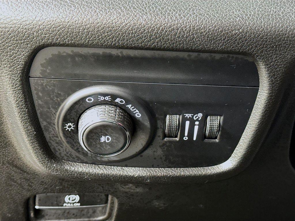 used 2024 Jeep Grand Cherokee L car, priced at $30,590