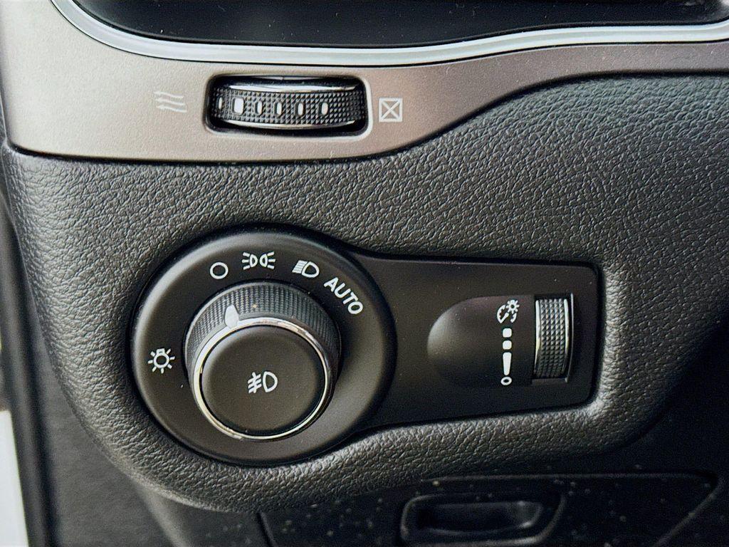 used 2019 Jeep Cherokee car, priced at $10,990