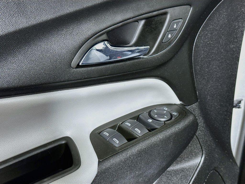 used 2022 Chevrolet Equinox car, priced at $18,274