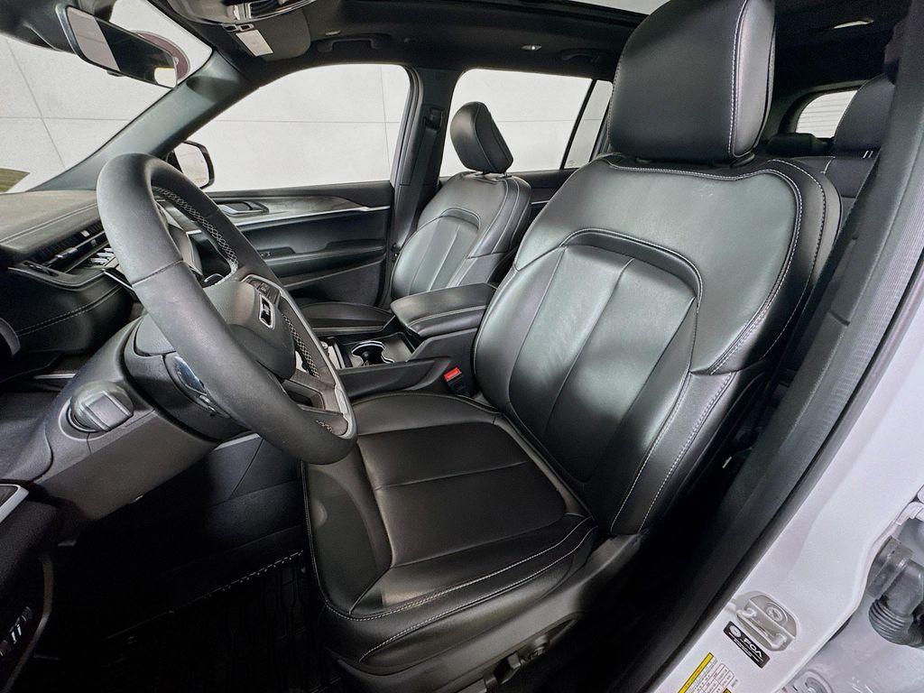 used 2025 Jeep Grand Cherokee L car, priced at $39,490