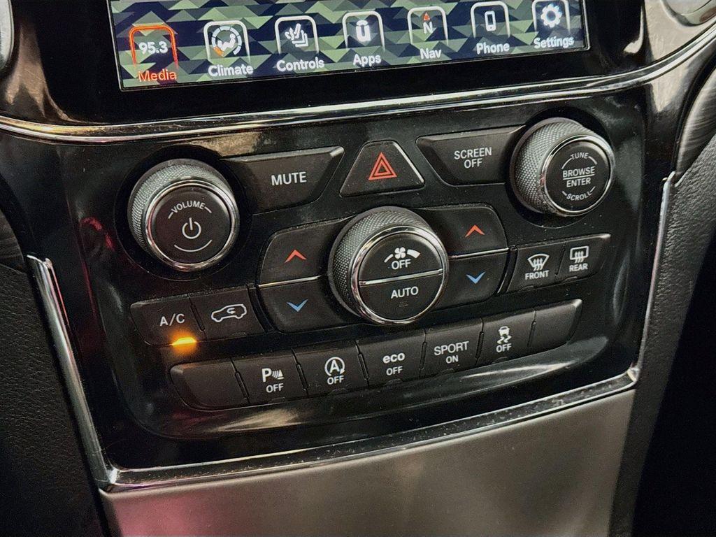 used 2021 Jeep Grand Cherokee car, priced at $21,574