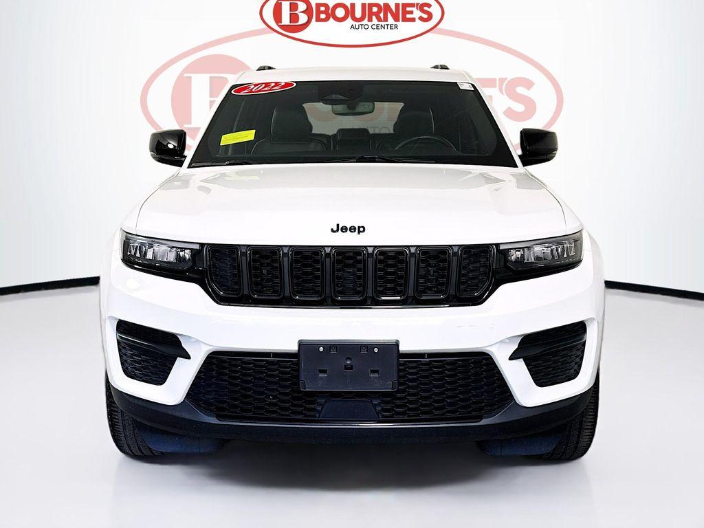 used 2022 Jeep Grand Cherokee car, priced at $28,190
