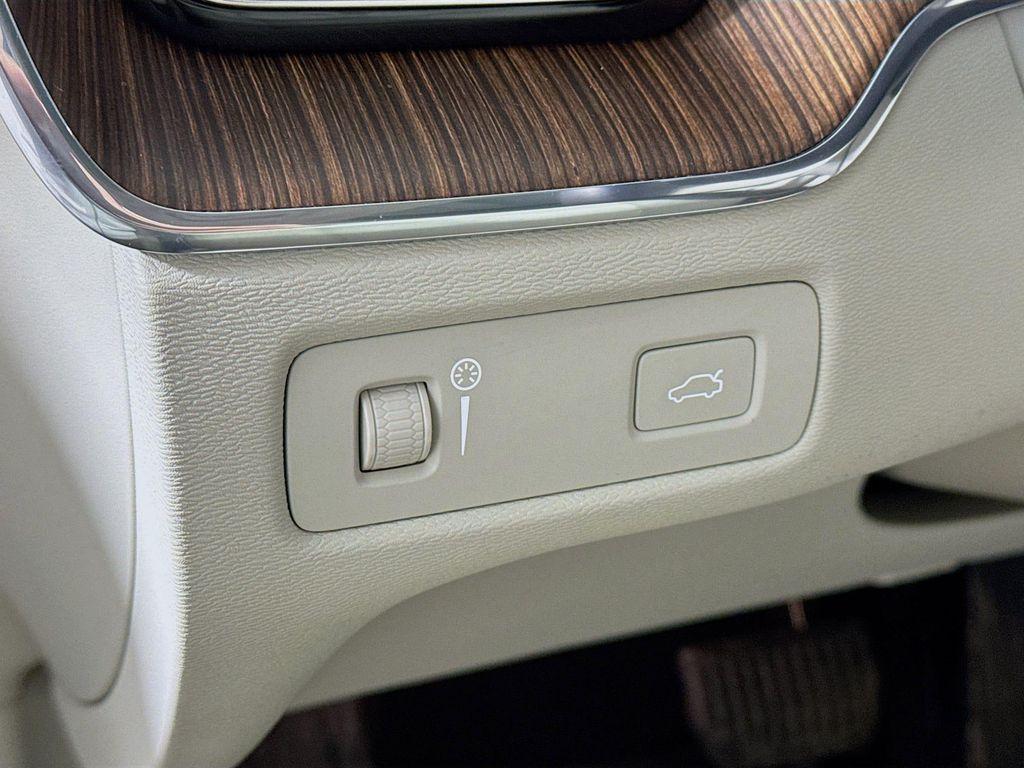 used 2021 Volvo XC60 car, priced at $23,990