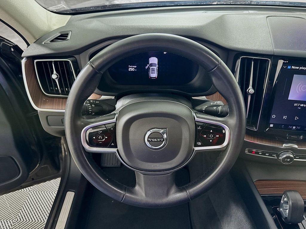 used 2023 Volvo XC60 car, priced at $28,390
