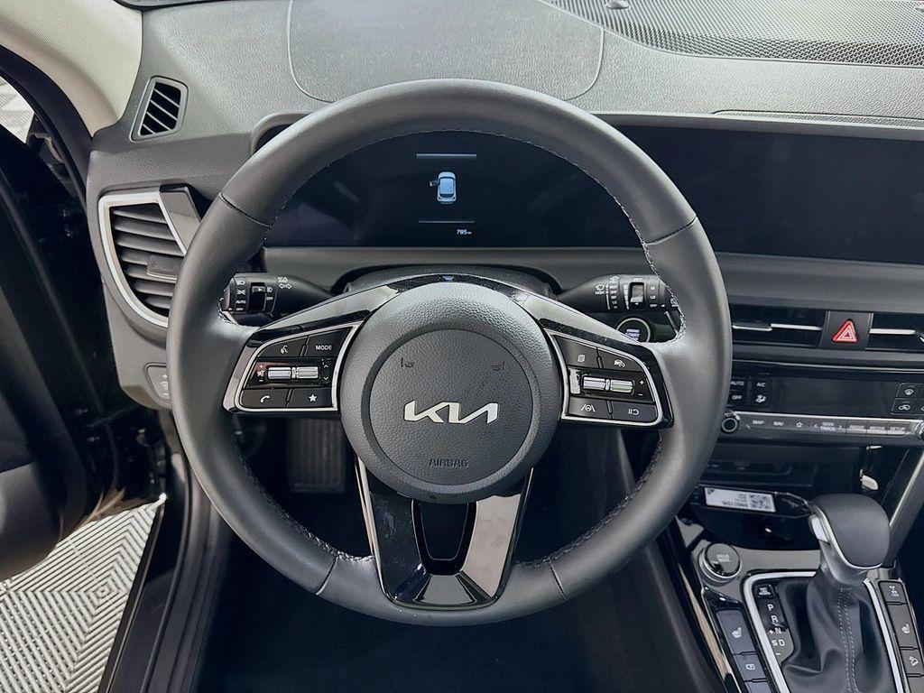 used 2025 Kia Seltos car, priced at $24,574