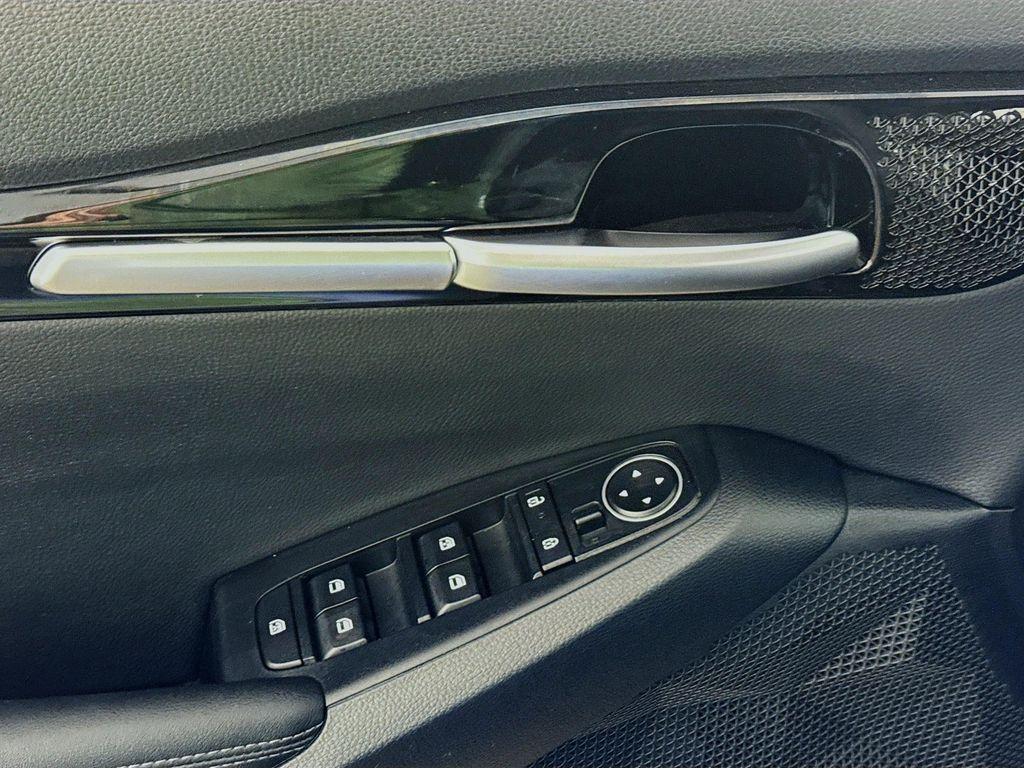 used 2025 Kia Seltos car, priced at $24,574