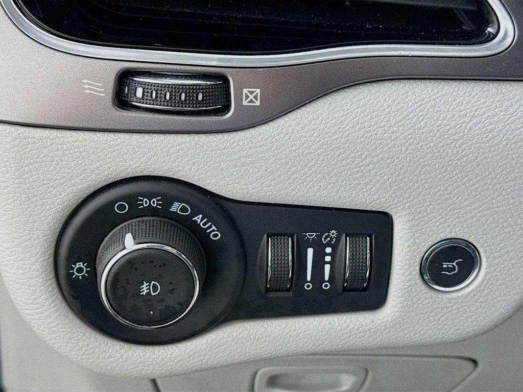 used 2022 Jeep Cherokee car, priced at $22,790