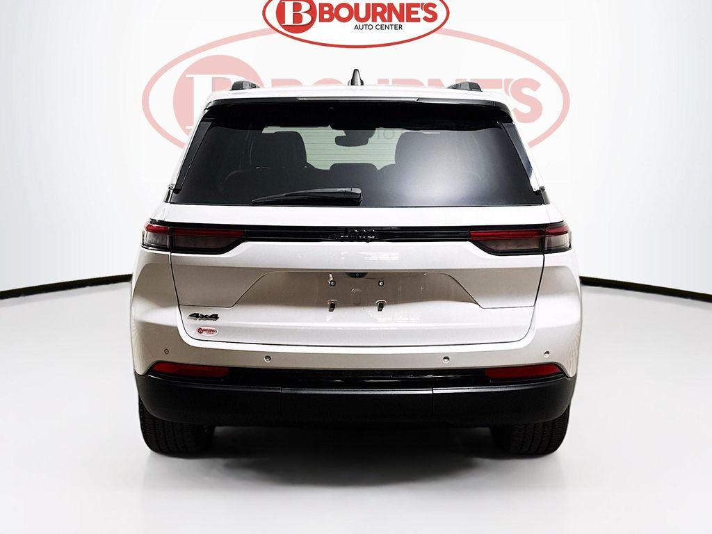 used 2023 Jeep Grand Cherokee car, priced at $30,590