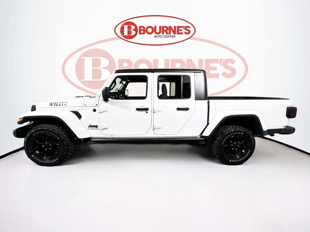 used 2022 Jeep Gladiator car, priced at $33,274