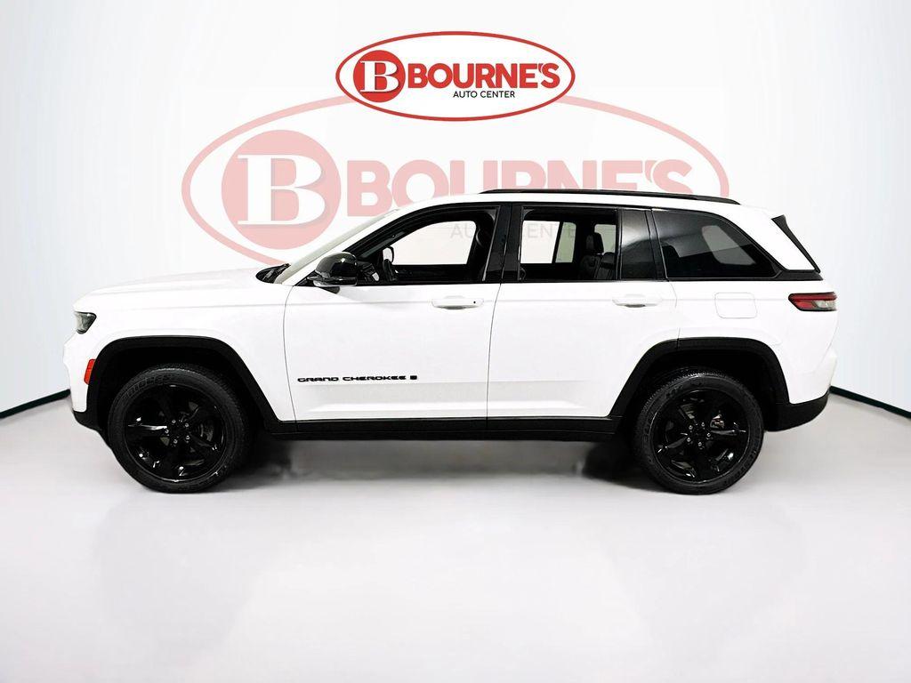 used 2022 Jeep Grand Cherokee car, priced at $26,290