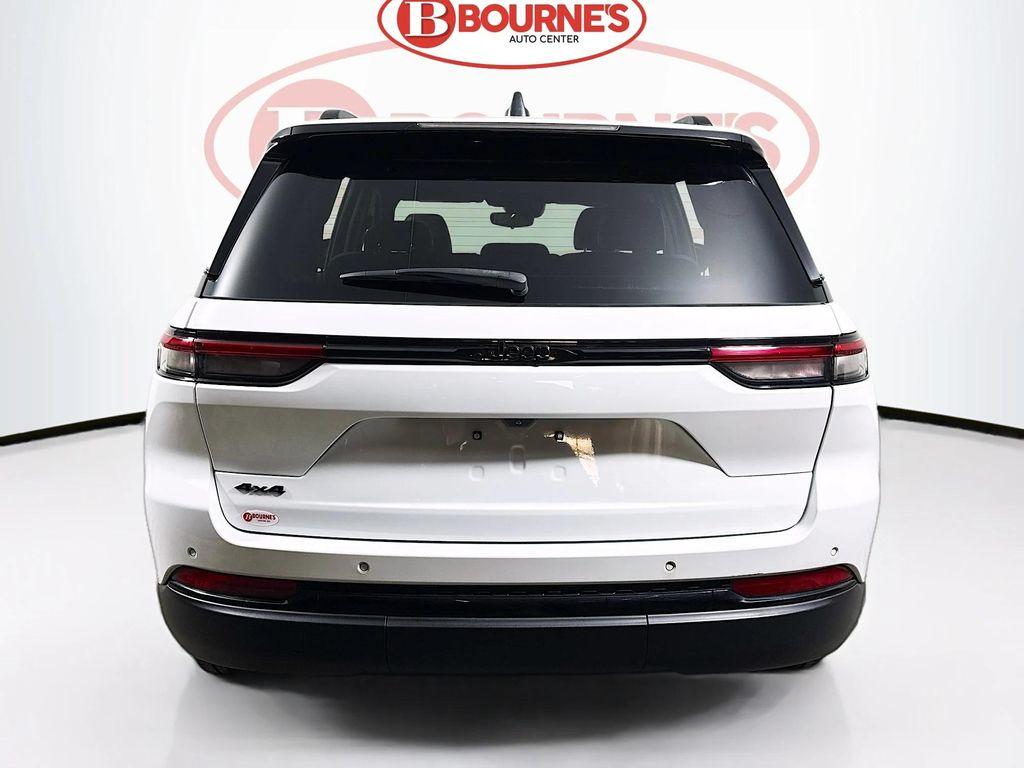 used 2022 Jeep Grand Cherokee car, priced at $26,290