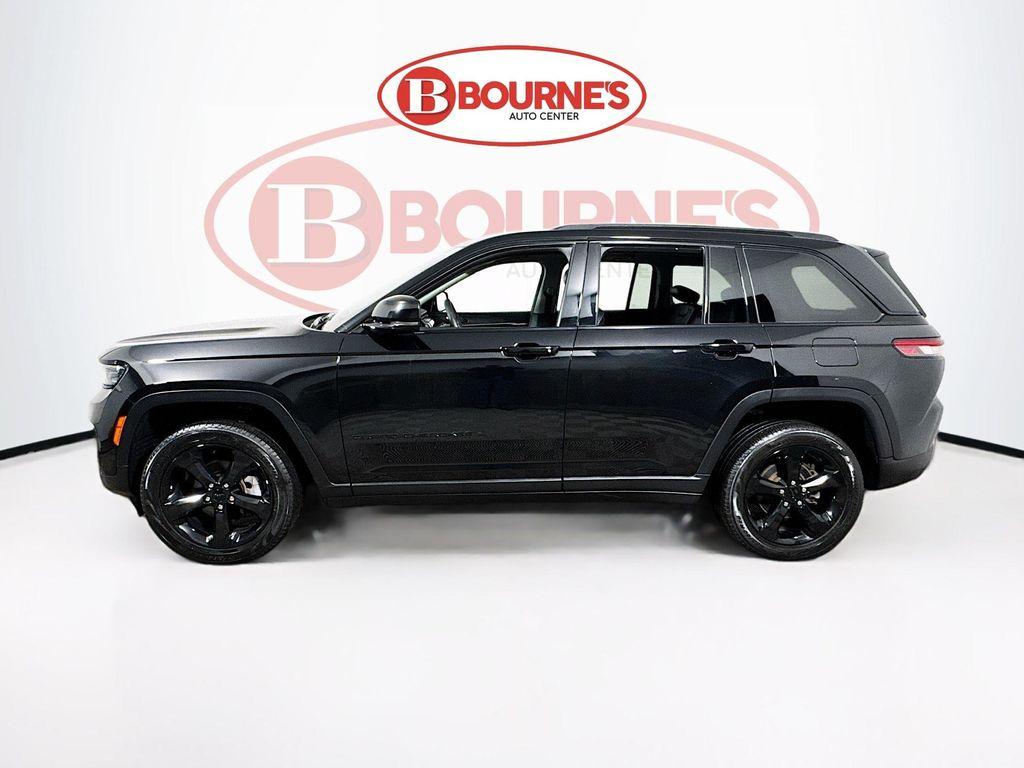 used 2023 Jeep Grand Cherokee car, priced at $29,290