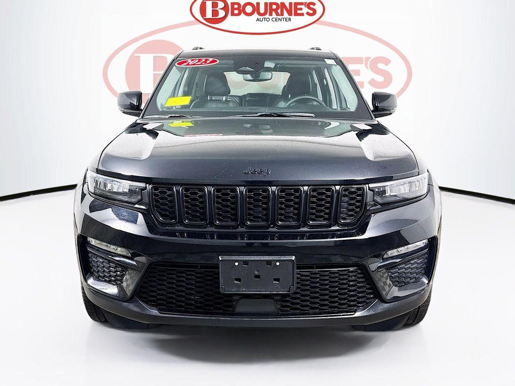 used 2023 Jeep Grand Cherokee car, priced at $29,290