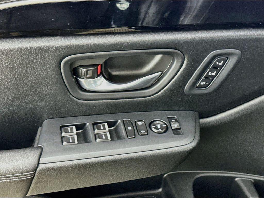 used 2023 Honda Pilot car, priced at $34,990