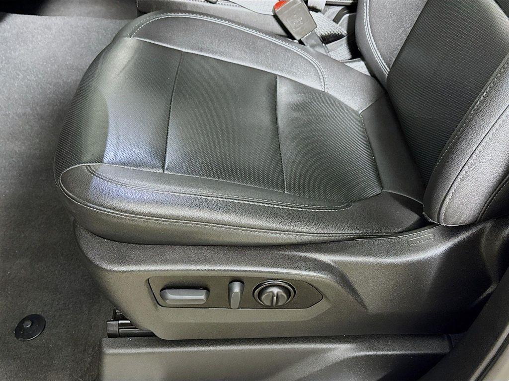 used 2022 GMC Sierra 1500 car, priced at $34,990