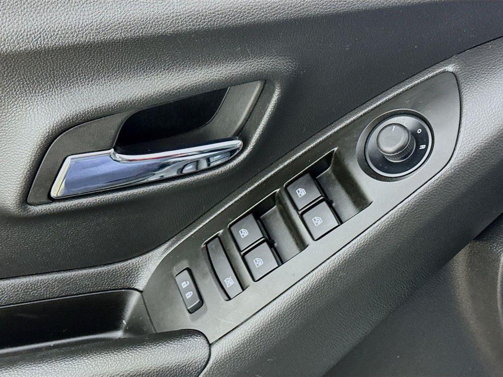 used 2022 Chevrolet Trax car, priced at $18,990