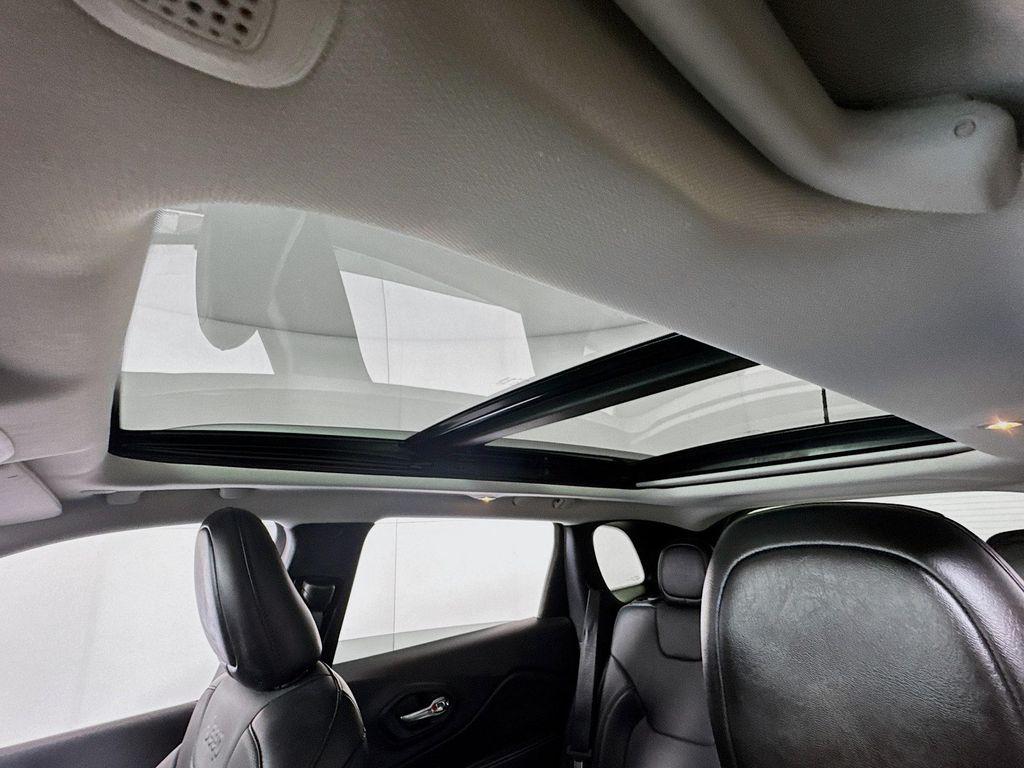 used 2021 Jeep Cherokee car, priced at $21,190