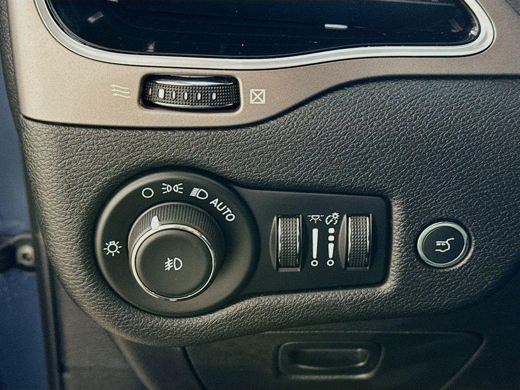 used 2021 Jeep Cherokee car, priced at $21,190