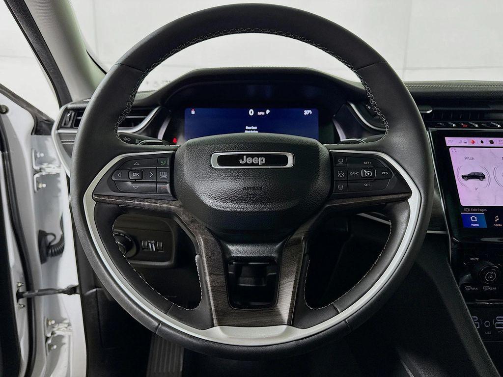 used 2023 Jeep Grand Cherokee car, priced at $29,990