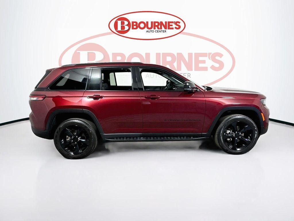 used 2024 Jeep Grand Cherokee car, priced at $30,990