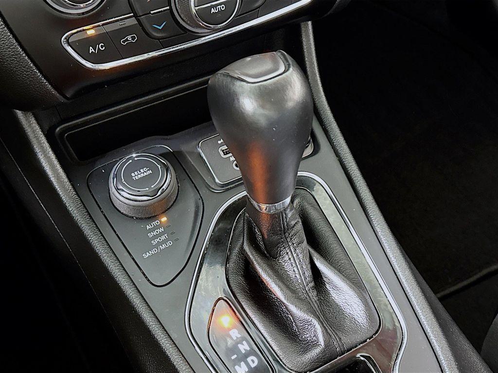 used 2022 Jeep Cherokee car, priced at $21,490