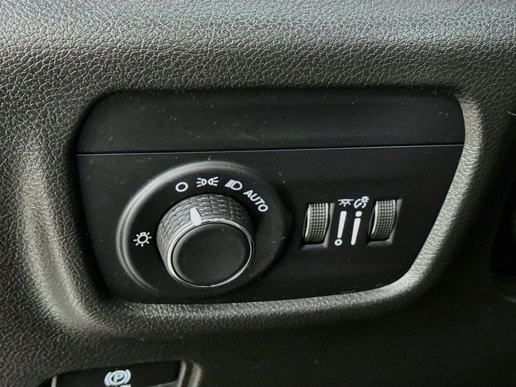 used 2022 Jeep Grand Cherokee car, priced at $27,590