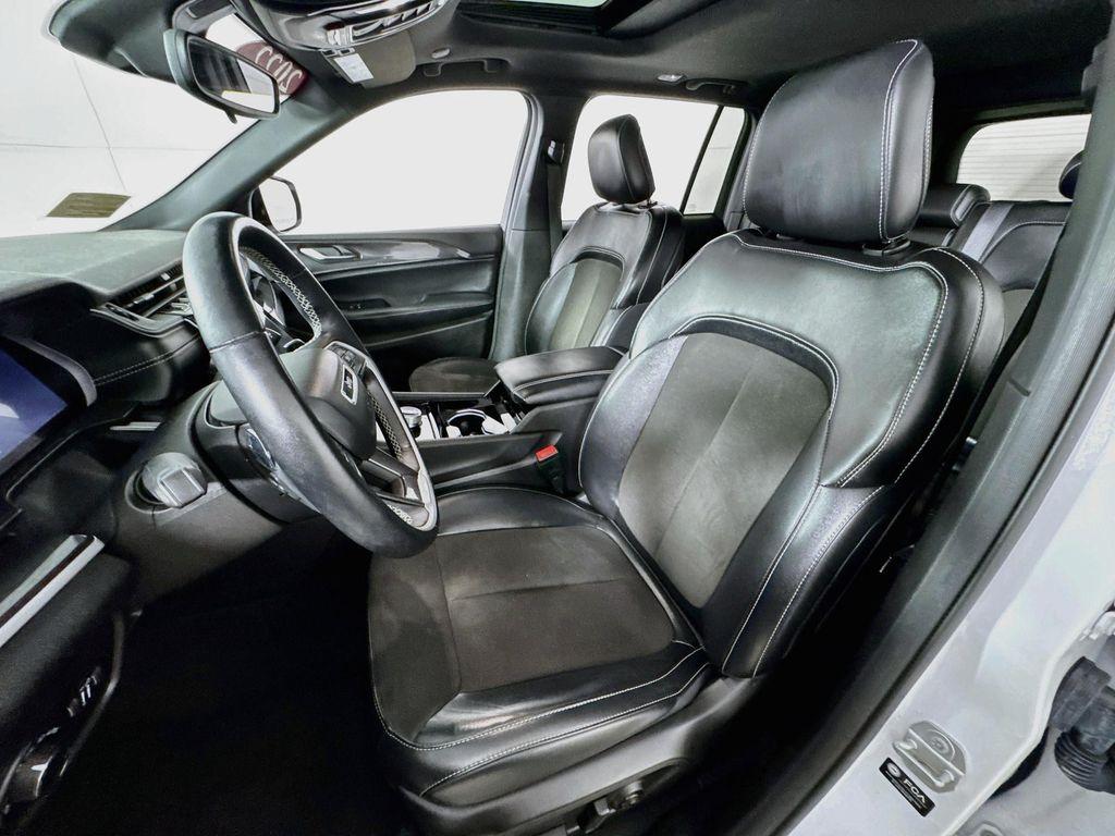used 2022 Jeep Grand Cherokee car, priced at $27,590
