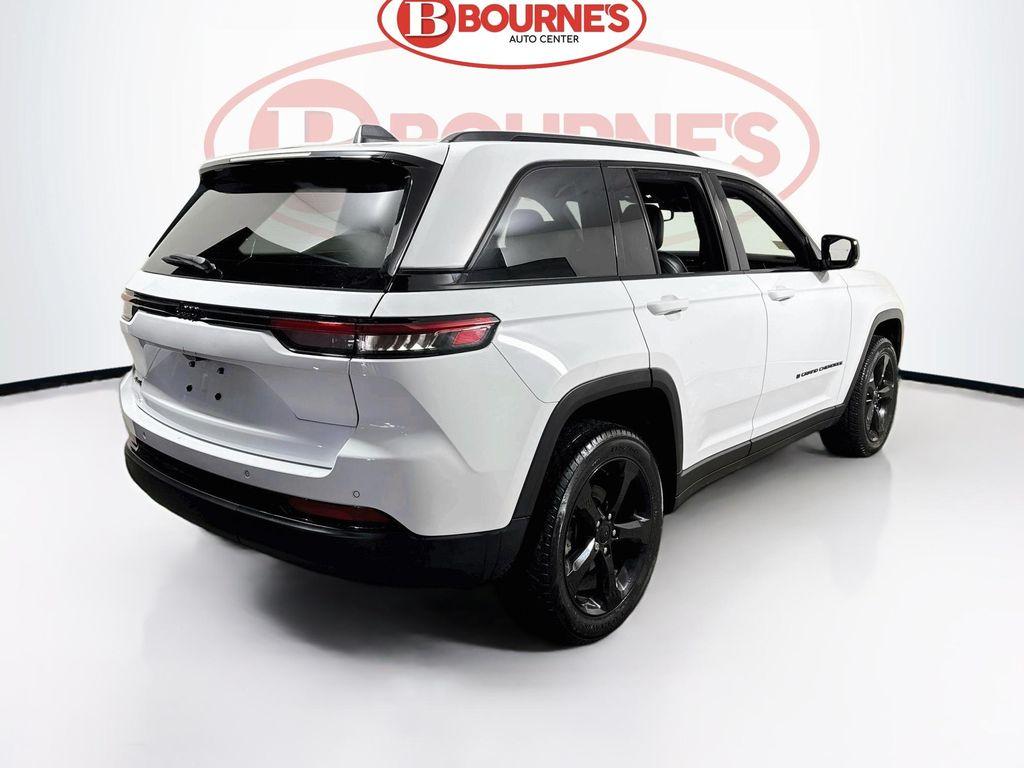 used 2022 Jeep Grand Cherokee car, priced at $27,590
