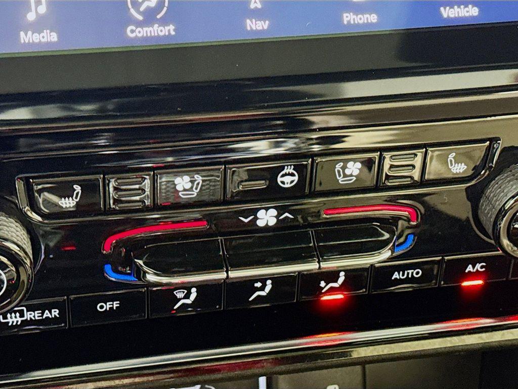 used 2023 Jeep Grand Cherokee car, priced at $29,190