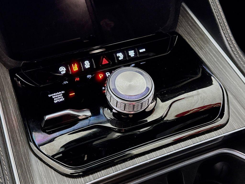 used 2024 Jeep Wagoneer car, priced at $38,074