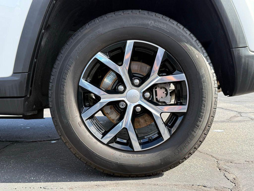 used 2023 Jeep Grand Cherokee car, priced at $29,246