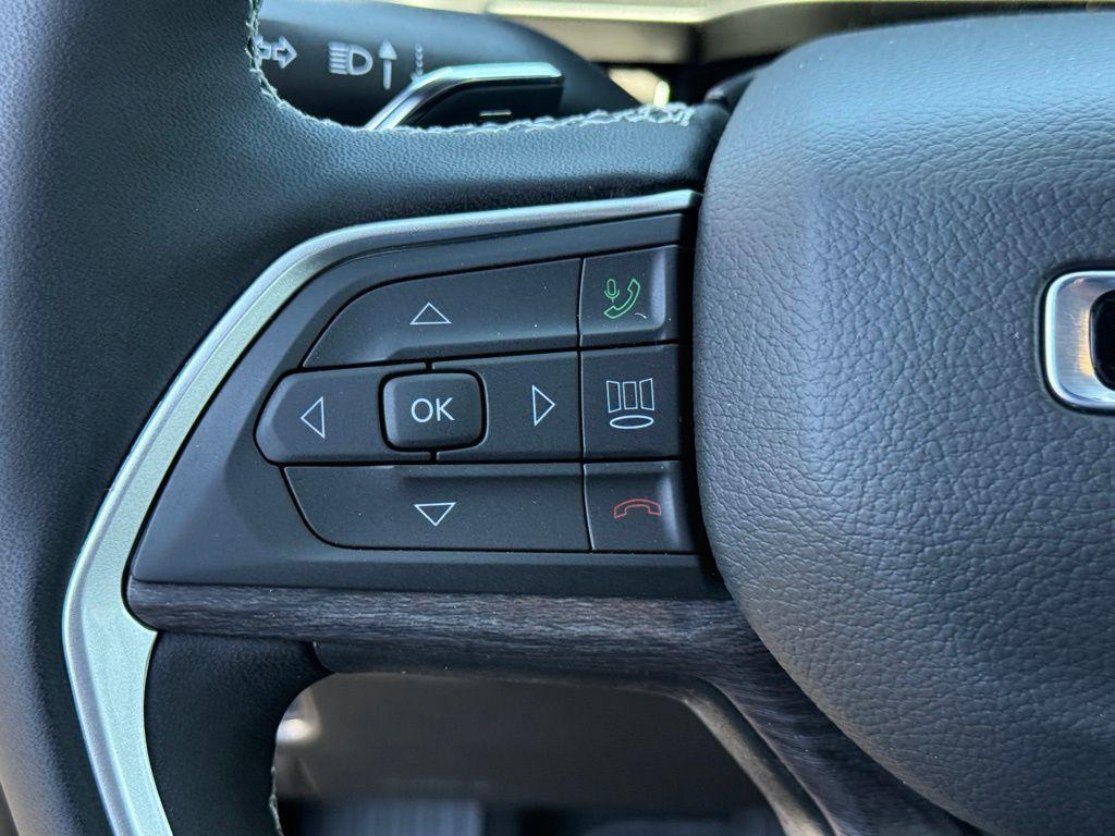 new 2025 Jeep Grand Cherokee car, priced at $39,412