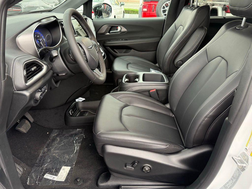 new 2026 Chrysler Pacifica car