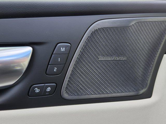 new 2026 Volvo XC60 car, priced at $63,935