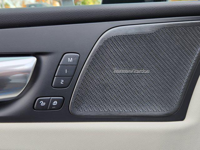 new 2026 Volvo XC60 Plug-In Hybrid car, priced at $75,235