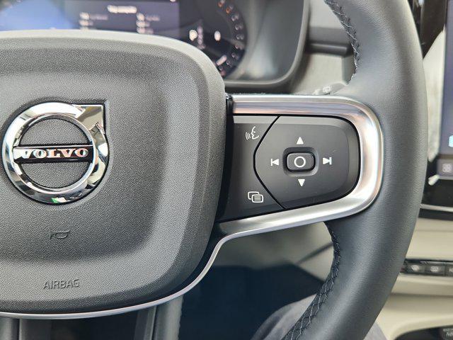 new 2026 Volvo XC40 car