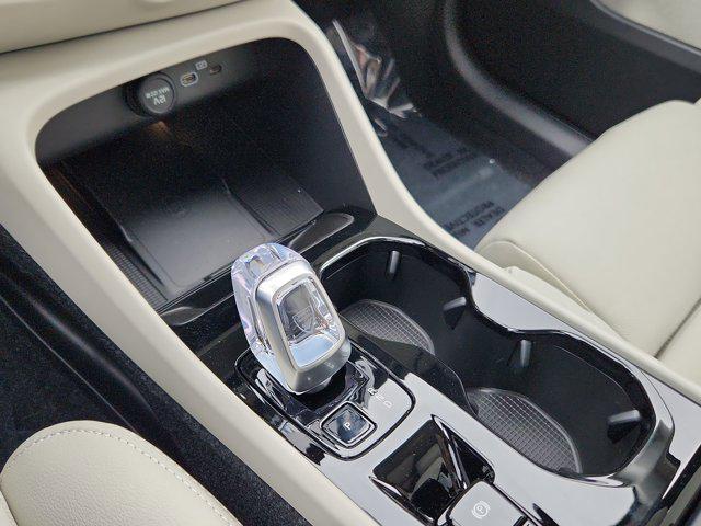 new 2026 Volvo XC40 car