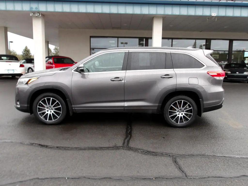 used 2018 Toyota Highlander car, priced at $19,488